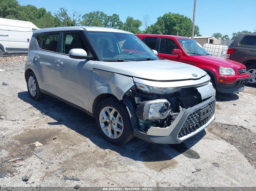 2020 Kia Soul VIN KNDJ23AU5L7013243 IAAI salvage auction — FRONT END, Salvage Title, sold $2,700 on 2026-07-15 (photo 1)
