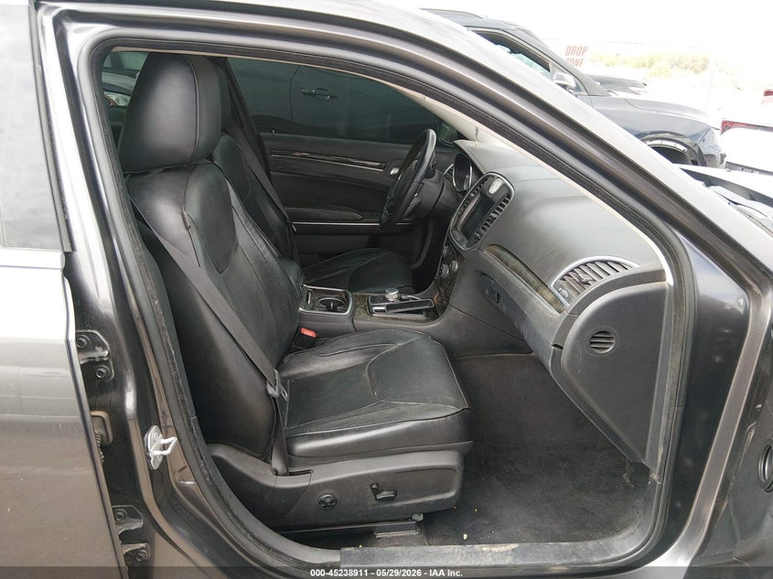 2016 Chrysler 300c VIN 2C3CCAEG1GH190269 IAAI salvage auction — SIDE, Salvage Title, sold $1,650 on 2026-07-31 (photo 5)