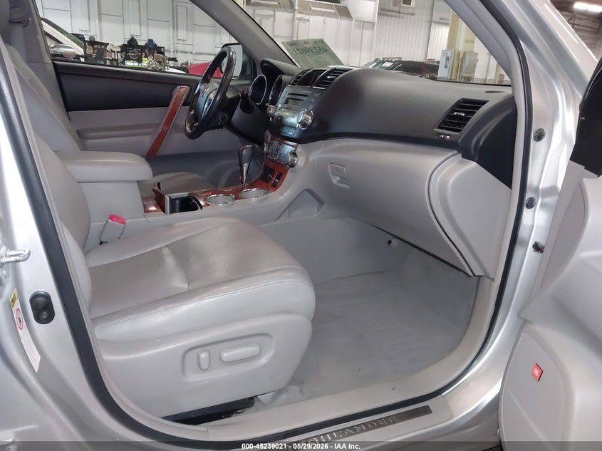 2010 Toyota Highlander VIN 5TDYK3EH1AS005509 IAAI salvage auction — LEFT REAR, Salvage (Oregon), sold $2,500 on 2026-07-23 (photo 5)