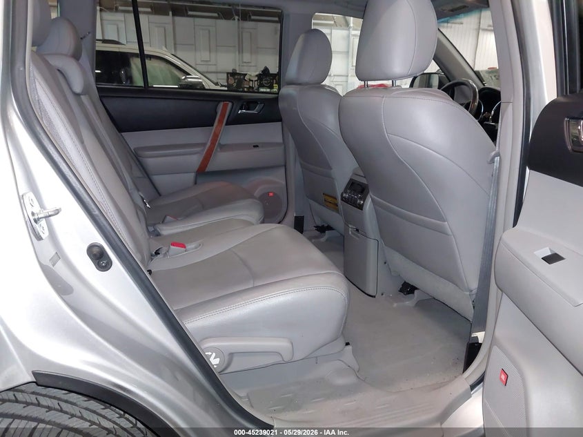 2010 Toyota Highlander VIN 5TDYK3EH1AS005509 IAAI salvage auction — LEFT REAR, Salvage (Oregon), sold $2,500 on 2026-07-23 (photo 8)