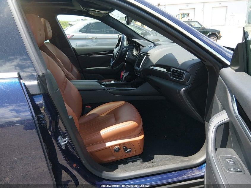 2019 Maserati Levante VIN ZN661XUA4KX322653 IAAI salvage auction — FRONT END, Salvage (Pennsylvania), sold $7,100 on 2026-07-31 (photo 5)