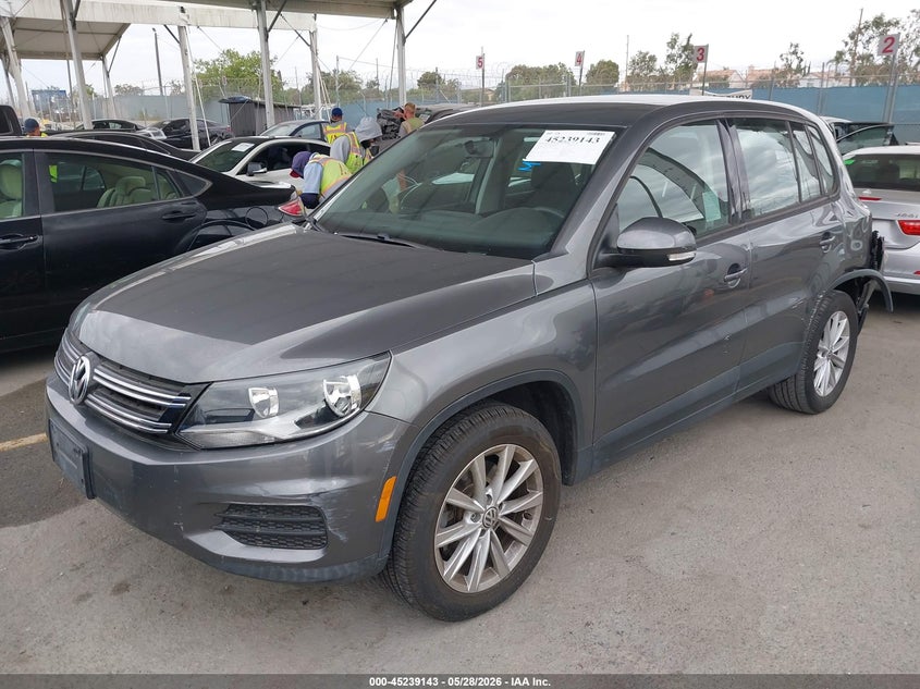 2017 Volkswagen Tiguan VIN WVGAV7AX4HK044363 IAAI salvage auction — REAR END, Salvage Title, sold $1,650 on 2026-07-08 (photo 2)