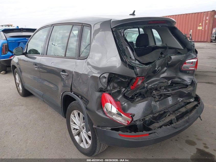 2017 Volkswagen Tiguan VIN WVGAV7AX4HK044363 IAAI salvage auction — REAR END, Salvage Title, sold $1,650 on 2026-07-08 (photo 3)