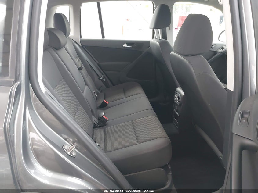 2017 Volkswagen Tiguan VIN WVGAV7AX4HK044363 IAAI salvage auction — REAR END, Salvage Title, sold $1,650 on 2026-07-08 (photo 8)