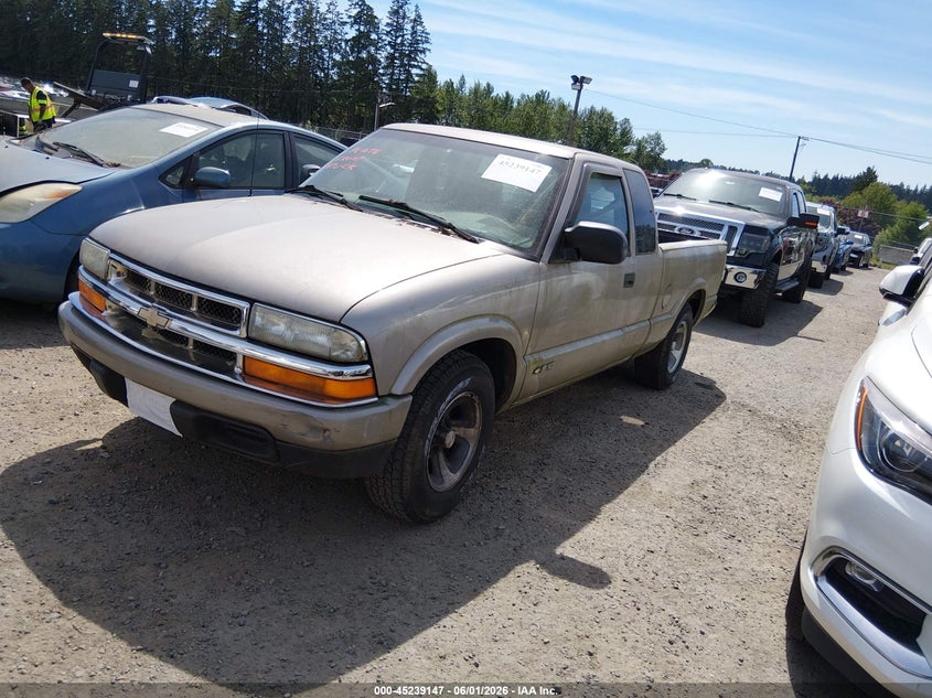 2002 Chevrolet S-10 pickup VIN 1GCCS195628124855 IAAI salvage auction — NORMAL WEAR, Clear (Washington), sold $450 on 2026-07-08 (photo 2)