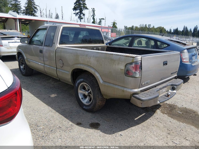 2002 Chevrolet S-10 pickup VIN 1GCCS195628124855 IAAI salvage auction — NORMAL WEAR, Clear (Washington), sold $450 on 2026-07-08 (photo 3)