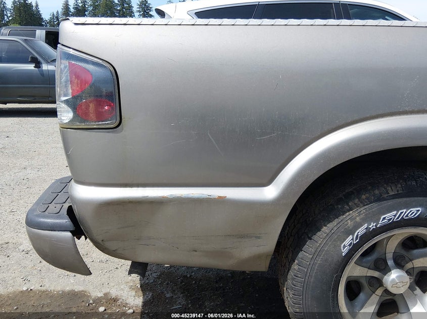 2002 Chevrolet S-10 pickup VIN 1GCCS195628124855 IAAI salvage auction — NORMAL WEAR, Clear (Washington), sold $450 on 2026-07-08 (photo 6)