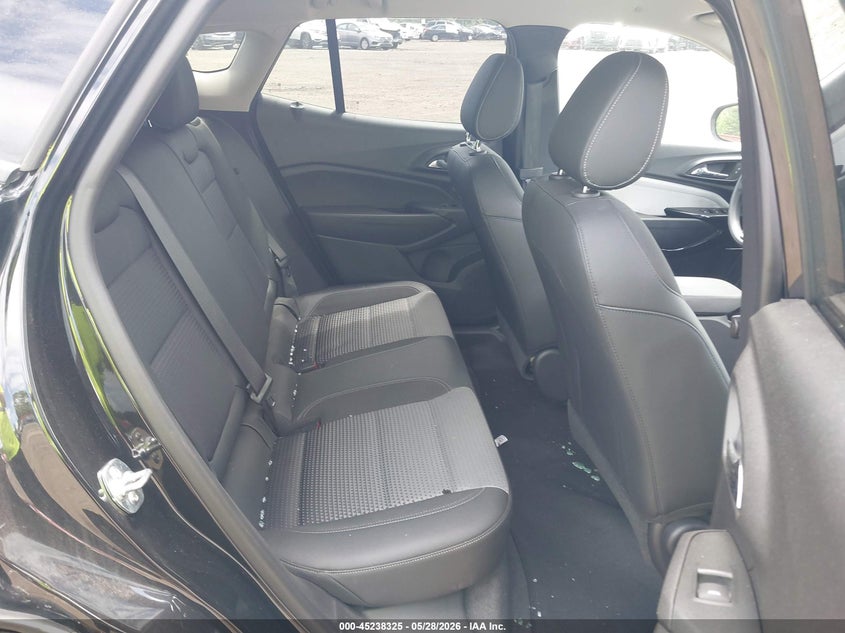 2025 Chevrolet Trax VIN KL77LHEP5SC172422 IAAI salvage auction — RIGHT SIDE, Salvage Title, sold $3,550 on 2026-07-29 (photo 8)