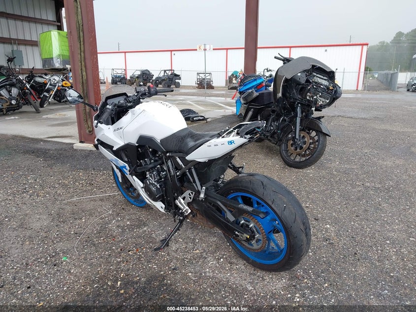 2026 Suzuki Gsx VIN JS1EM13BXT7100500 IAAI salvage auction — FRONT & REAR, Salvage Title, sold $3,250 on 2026-09-19 (photo 3)