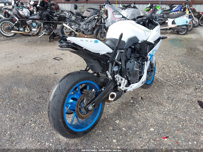2026 Suzuki Gsx VIN JS1EM13BXT7100500 IAAI salvage auction — FRONT & REAR, Salvage Title, sold $3,250 on 2026-09-19 (photo 4)