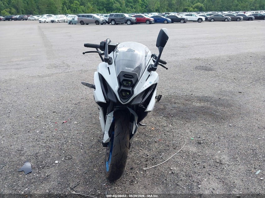 2026 Suzuki Gsx VIN JS1EM13BXT7100500 IAAI salvage auction — FRONT & REAR, Salvage Title, sold $3,250 on 2026-09-19 (photo 5)