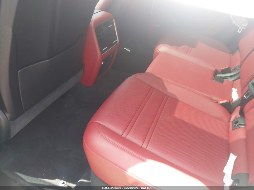 2023 Porsche Cayenne coupe VIN WP1BG2AY8PDA32362 IAAI salvage auction — SIDE, Salvage Title, sold $49,500 on 2026-10-12 (photo 8)