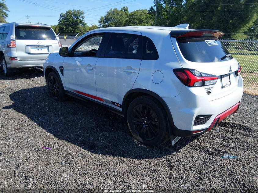 2024 Mitsubishi Outlander VIN JA4ARUAU5RU018240 IAAI salvage auction — WATER/FLOOD, Salvage Title, sold $5,000 on 2026-07-28 (photo 3)