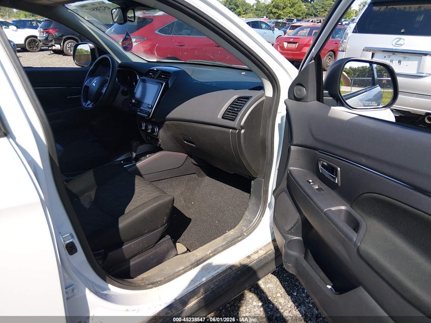 2024 Mitsubishi Outlander VIN JA4ARUAU5RU018240 IAAI salvage auction — WATER/FLOOD, Salvage Title, sold $5,000 on 2026-07-28 (photo 5)