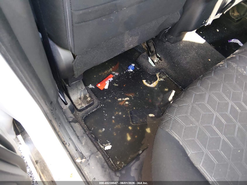 2024 Mitsubishi Outlander VIN JA4ARUAU5RU018240 IAAI salvage auction — WATER/FLOOD, Salvage Title, sold $5,000 on 2026-07-28 (photo 6)