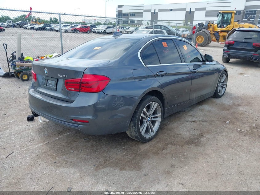 2018 BMW 3er VIN WBA8B9G59JNU96355 IAAI salvage auction — BIO HAZARD, Salvage Title, sold $2,175 on 2026-07-21 (photo 4)