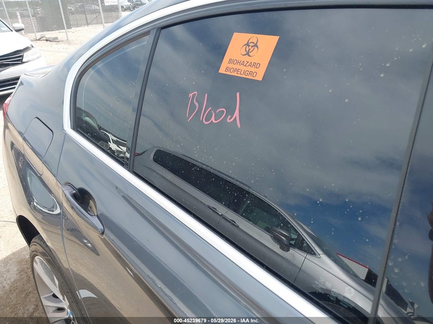 2018 BMW 3er VIN WBA8B9G59JNU96355 IAAI salvage auction — BIO HAZARD, Salvage Title, sold $2,175 on 2026-07-21 (photo 8)