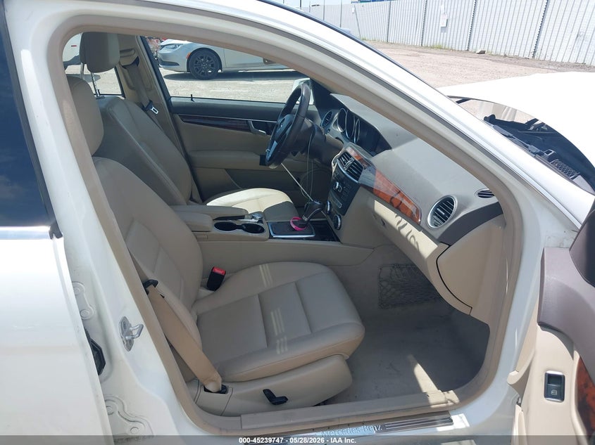 2014 Mercedes-benz VIN WDDGF4HB2EG255327 IAAI salvage auction — FRONT END, Salvage (Texas), sold $1,350 on 2026-07-29 (photo 5)