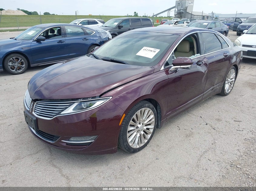2013 Lincoln Mkz VIN 3LN6L2G94DR828040 IAAI salvage auction — SIDE, Salvage Title, sold $300 on 2026-07-09 (photo 2)
