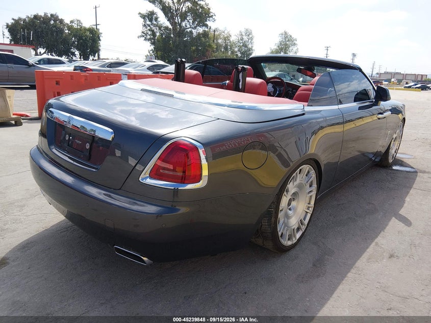 2019 Rolls-royce Dawn VIN SCA666D51KU115887 IAAI salvage auction — LEFT FRONT, Salvage (California), sold $93,700 on 2026-09-23 (photo 4)