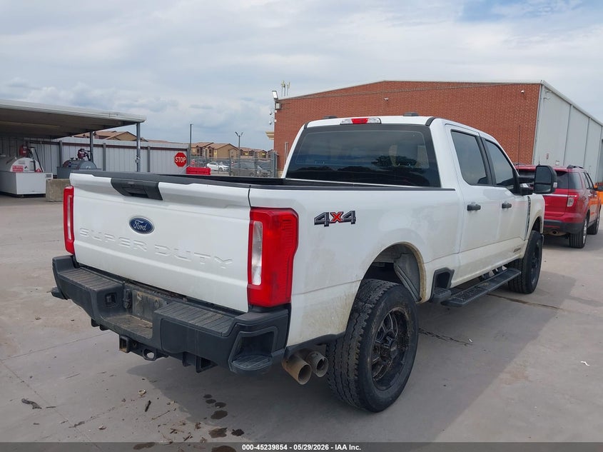2023 Ford F250 VIN 1FT7W2BT8PEC37820 IAAI salvage auction — SIDE, Salvage Title, sold $13,100 on 2026-07-29 (photo 4)