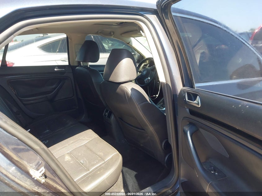 2010 Volkswagen Jetta VIN 3VWRL7AJ6AM128558 IAAI salvage auction — HAIL, Original (Texas), sold $575 on 2026-07-20 (photo 8)