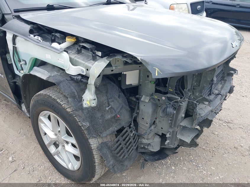 2021 Jeep Grand cherokee VIN 1C4RJKAG5M8173399 IAAI salvage auction — FRONT END, Salvage Title, sold $7,975 on 2026-08-03 (photo 6)