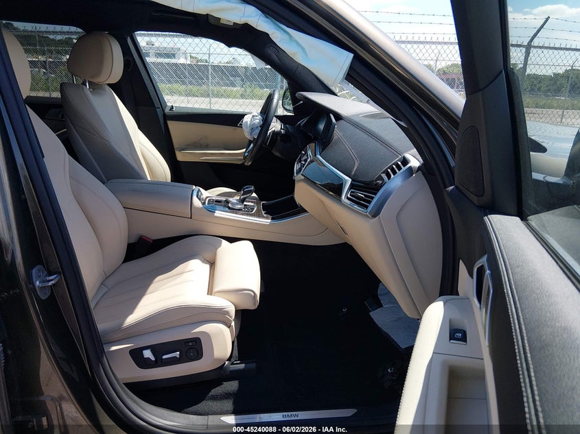 2021 BMW X5 VIN 5UXCR6C07M9H62732 IAAI salvage auction — RIGHT FRONT, Salvage Title, sold $11,600 on 2026-07-29 (photo 5)