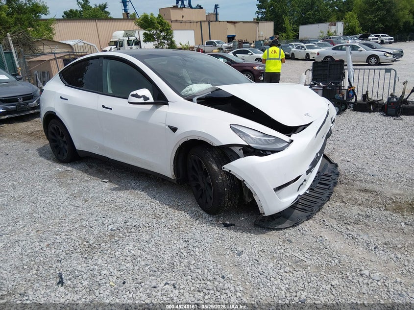 2021 Tesla Model y VIN 5YJYGDEEXMF203995 IAAI salvage auction — FRONT END, Salvage Title, sold $6,300 on 2026-07-12 (photo 1)