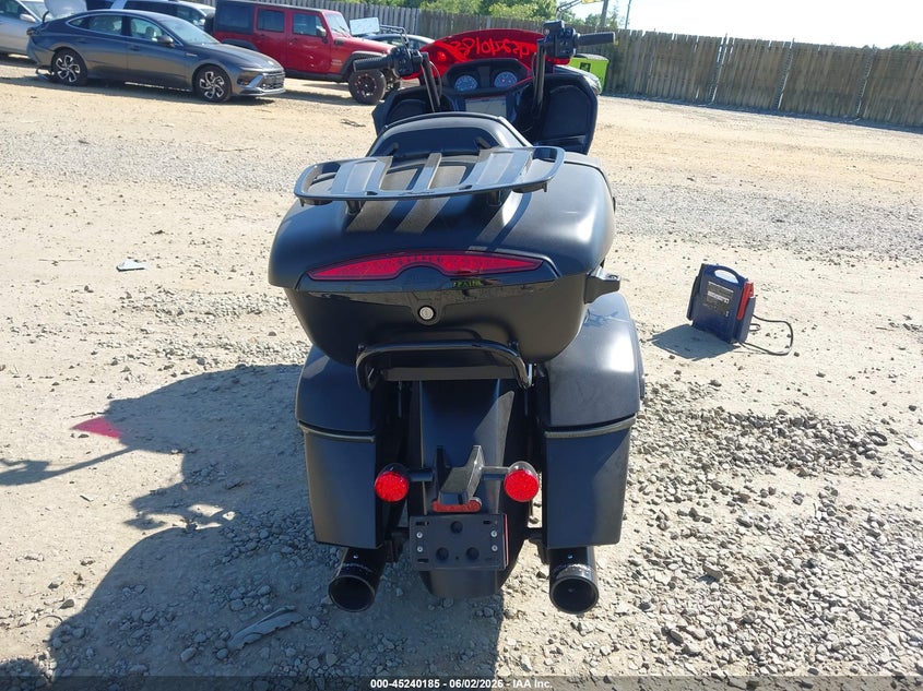 2023 Indian motorcycle co. Pursuit VIN 56KLDFRR3P3418951 IAAI salvage auction — SIDE, Salvage (Virginia), sold $11,400 on 2026-07-15 (photo 6)