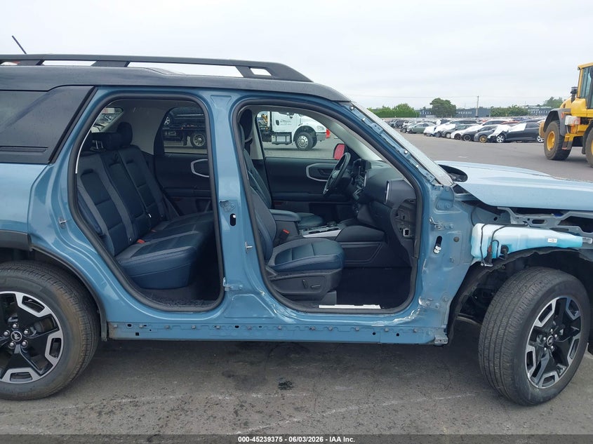 2023 Ford Bronco sport VIN 3FMCR9C61PRD67034 IAAI salvage auction — RIGHT SIDE, Salvage (Oregon), sold $7,800 on 2026-07-30 (photo 6)