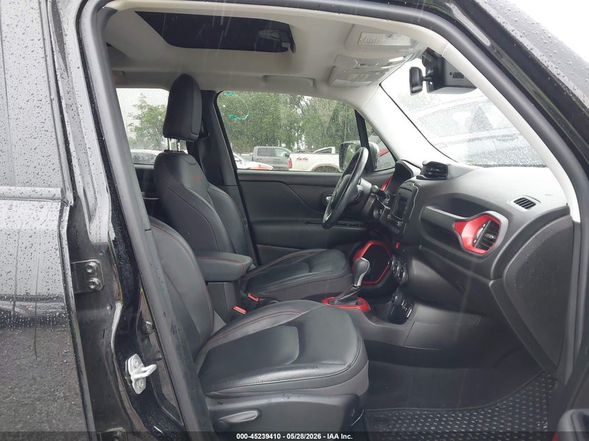 2017 Jeep Renegade VIN ZACCJBCB7HPG37380 IAAI salvage auction — HAIL, Salvage (Missouri), sold $4,700 on 2026-07-06 (photo 5)