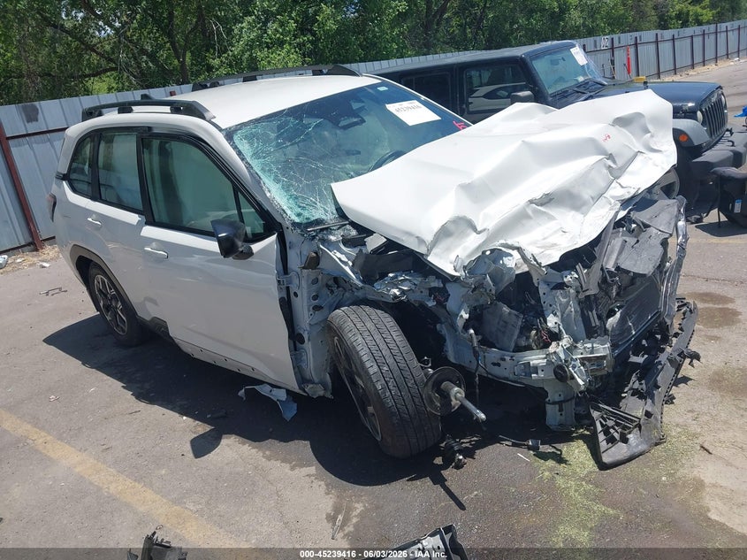 2025 Subaru Forester VIN JF2SLDAC0SH502898 IAAI salvage auction — FRONT END, Salvage Title, sold $4,000 on 2026-07-23 (photo 1)