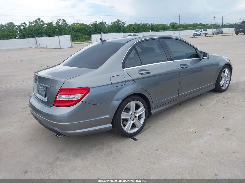 2011 Mercedes-benz C-klasse VIN WDDGF5EB8BR138071 IAAI salvage auction — HAIL, Original (Texas), sold $3,600 on 2026-07-31 (photo 4)