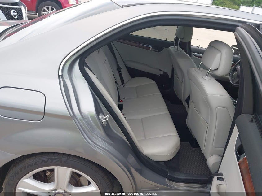 2011 Mercedes-benz C-klasse VIN WDDGF5EB8BR138071 IAAI salvage auction — HAIL, Original (Texas), sold $3,600 on 2026-07-31 (photo 8)