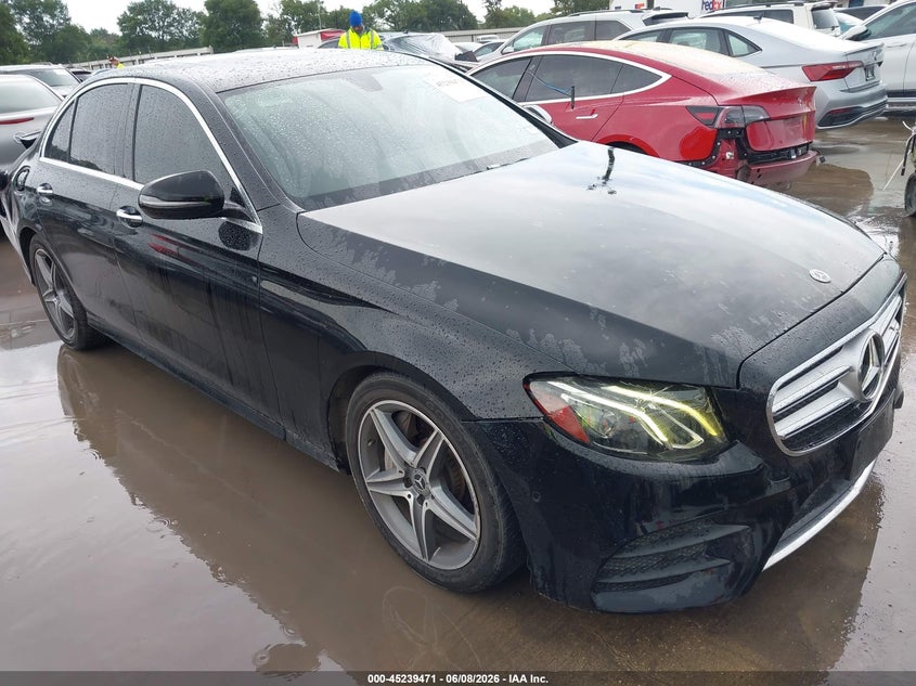 2018 Mercedes-benz E-klasse VIN WDDZF4JB4JA310800 IAAI salvage auction — REAR END, Original (Texas), sold $7,000 on 2026-08-18 (photo 1)