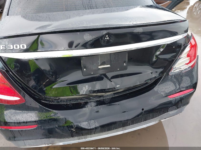 2018 Mercedes-benz E-klasse VIN WDDZF4JB4JA310800 IAAI salvage auction — REAR END, Original (Texas), sold $7,000 on 2026-08-18 (photo 6)