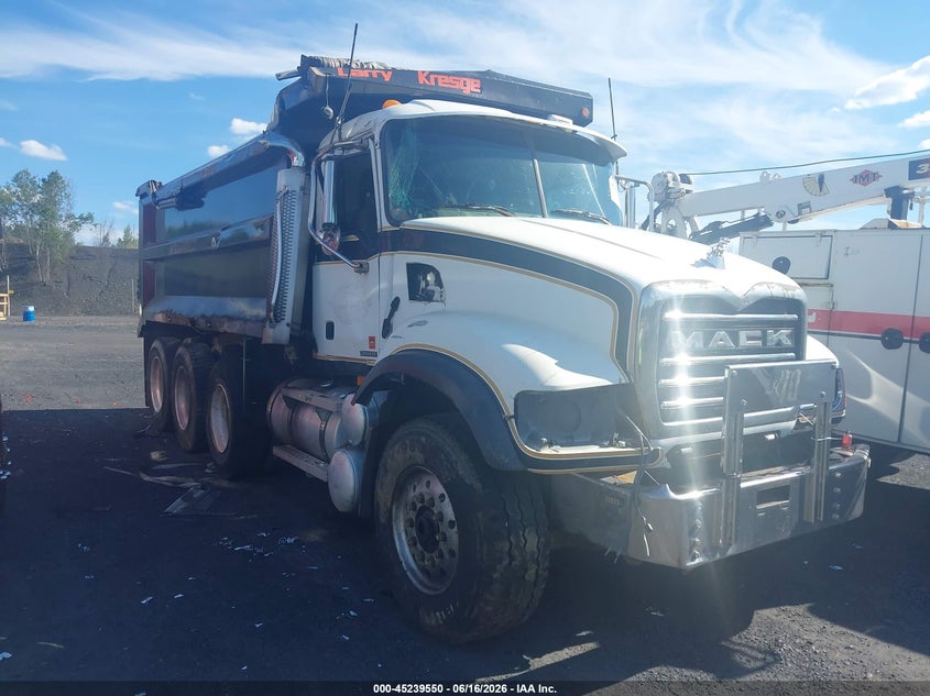 2006 Mack 700 cv700 VIN 1M2AG11C86M023943 IAAI salvage auction — ROLLOVER, Salvage (Pennsylvania), sold $9,250 on 2026-07-14 (photo 1)