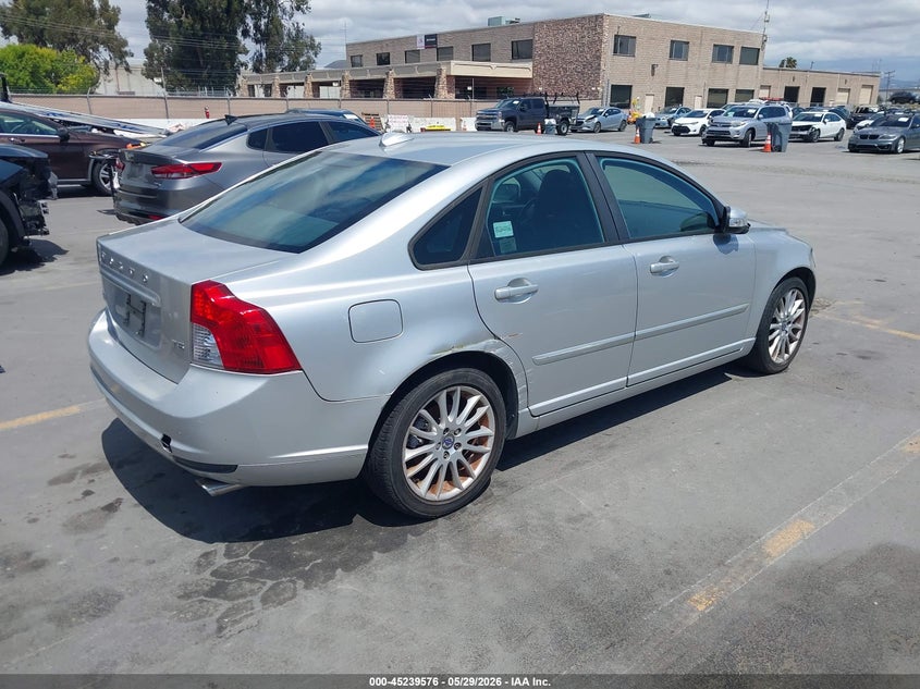 2011 Volvo S40 VIN YV1672MS6B2538538 IAAI salvage auction — NORMAL WEAR, Clear - Dealer Only (California), sold $1,175 on 2026-07-06 (photo 4)