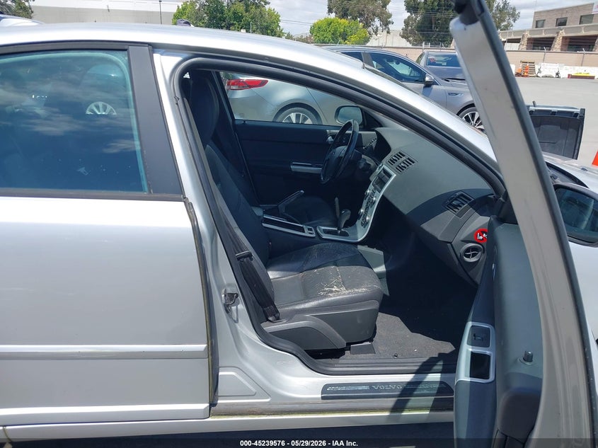 2011 Volvo S40 VIN YV1672MS6B2538538 IAAI salvage auction — NORMAL WEAR, Clear - Dealer Only (California), sold $1,175 on 2026-07-06 (photo 5)