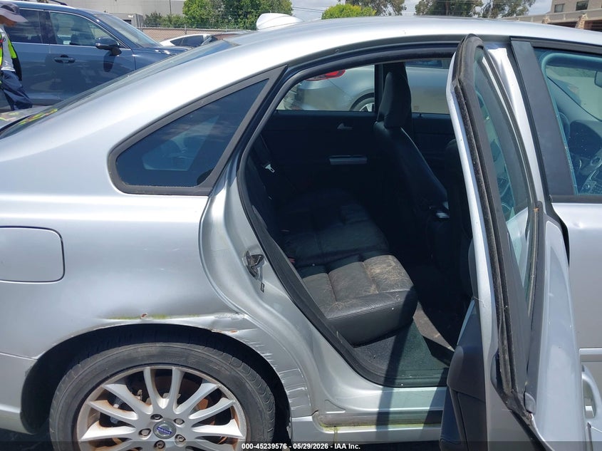 2011 Volvo S40 VIN YV1672MS6B2538538 IAAI salvage auction — NORMAL WEAR, Clear - Dealer Only (California), sold $1,175 on 2026-07-06 (photo 8)