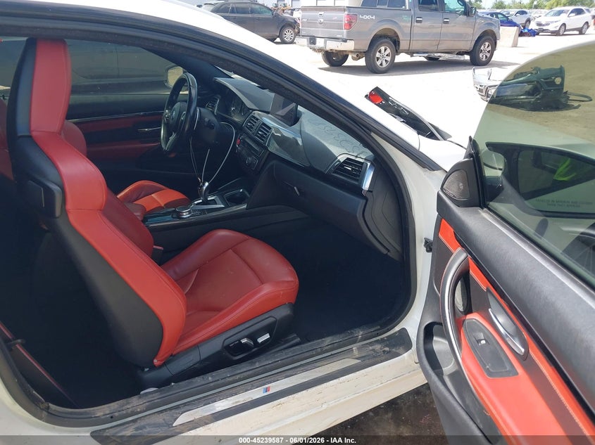 2017 BMW M4 VIN WBS3R9C33HA014356 IAAI salvage auction — WATER/FLOOD, Salvage Title, sold $17,300 on 2026-07-29 (photo 5)