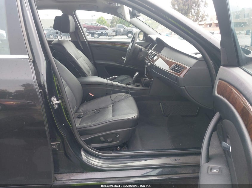 2010 BMW 5 series VIN WBANV9C50AC391540 IAAI salvage auction — NORMAL WEAR, Clear (New York), sold $350 on 2026-07-06 (photo 5)