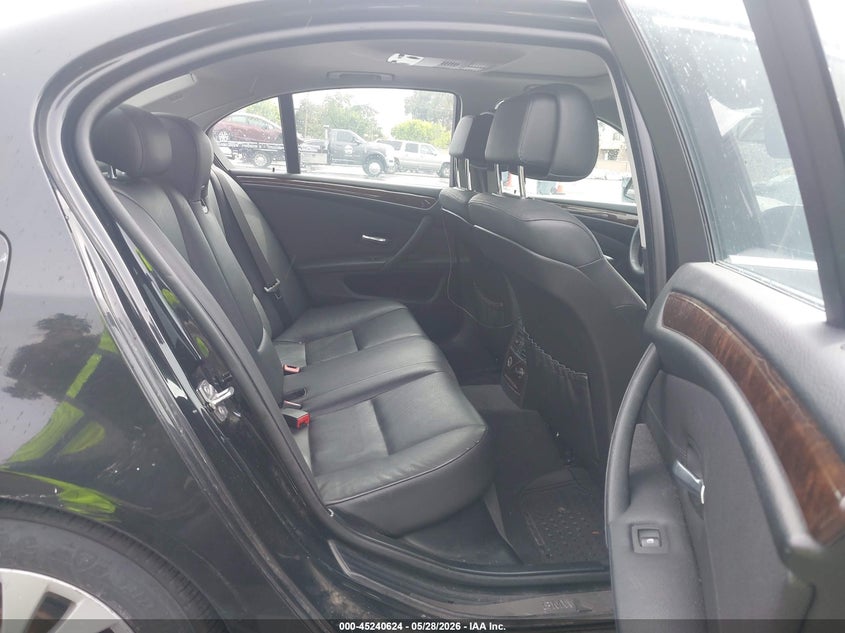 2010 BMW 5 series VIN WBANV9C50AC391540 IAAI salvage auction — NORMAL WEAR, Clear (New York), sold $350 on 2026-07-06 (photo 8)