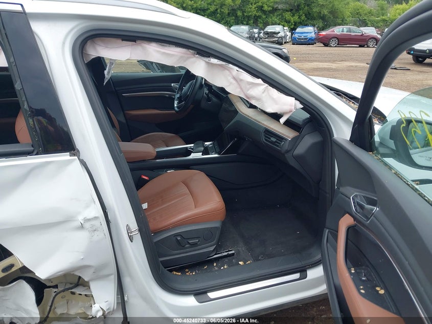 2021 Audi E-tron VIN WA1AAAGE1MB003034 IAAI salvage auction — SIDE, Salvage (Minnesota), sold $8,300 on 2026-07-31 (photo 5)