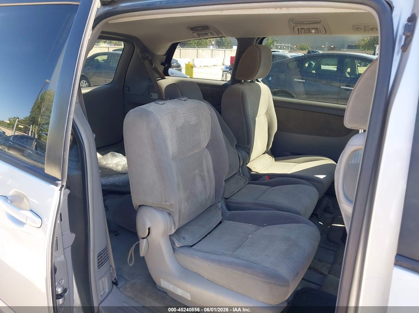 2009 Toyota Sienna VIN 5TDZK23C29S284423 IAAI salvage auction — NORMAL WEAR, Clear - Dealer Only (California), sold $900 on 2026-07-06 (photo 8)