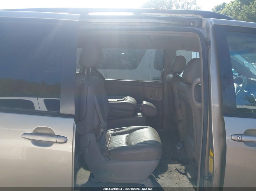 2004 Toyota Sienna VIN 5TDZA23C44S175120 IAAI salvage auction — NORMAL WEAR, Clear (Missouri), sold $575 on 2026-07-08 (photo 8)