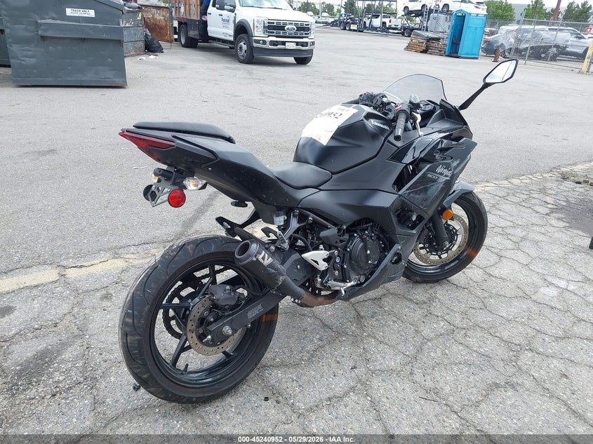 2026 Kawasaki Ninja VIN ML5EXGG19TDA86329 IAAI salvage auction — LEFT & RIGHT, Salvage Title, sold $925 on 2026-07-28 (photo 3)
