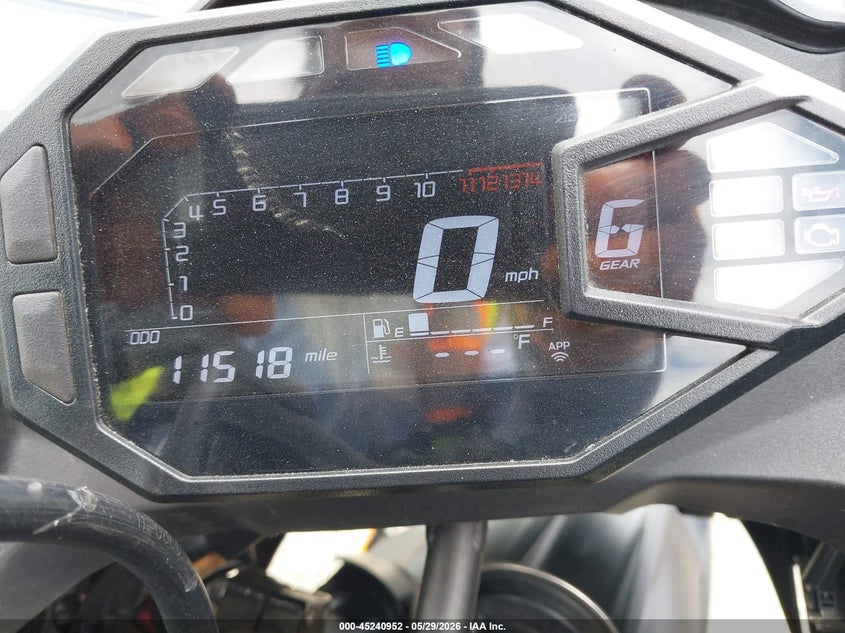2026 Kawasaki Ninja VIN ML5EXGG19TDA86329 IAAI salvage auction — LEFT & RIGHT, Salvage Title, sold $925 on 2026-07-28 (photo 7)