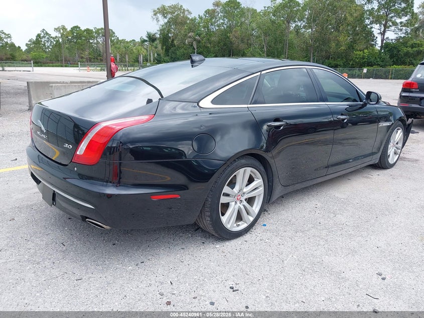 2016 Jaguar Xj VIN SAJWA2G73G8W02720 IAAI salvage auction — FRONT END, Salvage Title, sold $6,150 on 2026-07-06 (photo 4)